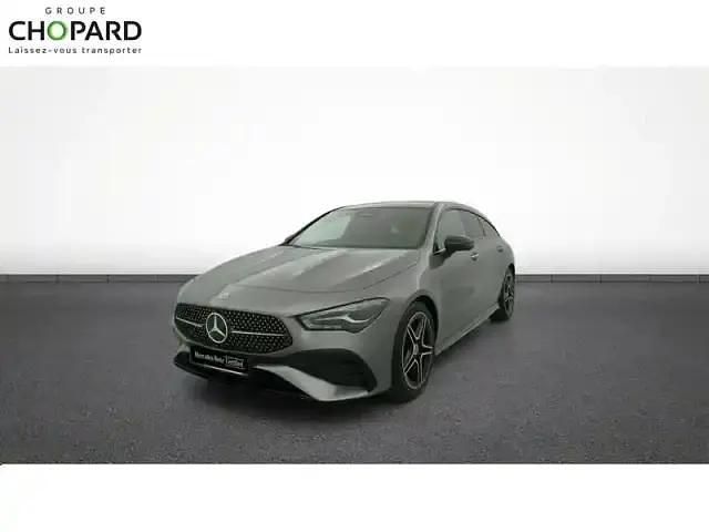 Mountaingrau met. Occasion 2025 Mercedes CLA200 Shooting Brake Break | 44 990 € - Image 1/4
