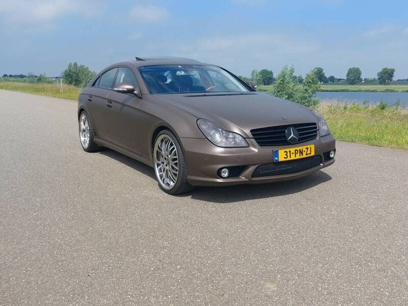 Gris Utilisé 2004 Mercedes CLS500 Coupé | 8 970 € - Image 1/4
