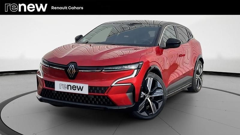 Rouge Occasion 2022 Renault Megane E-Tech Iconic Berline | 18 999 € (Bon prix) - Image 1/4