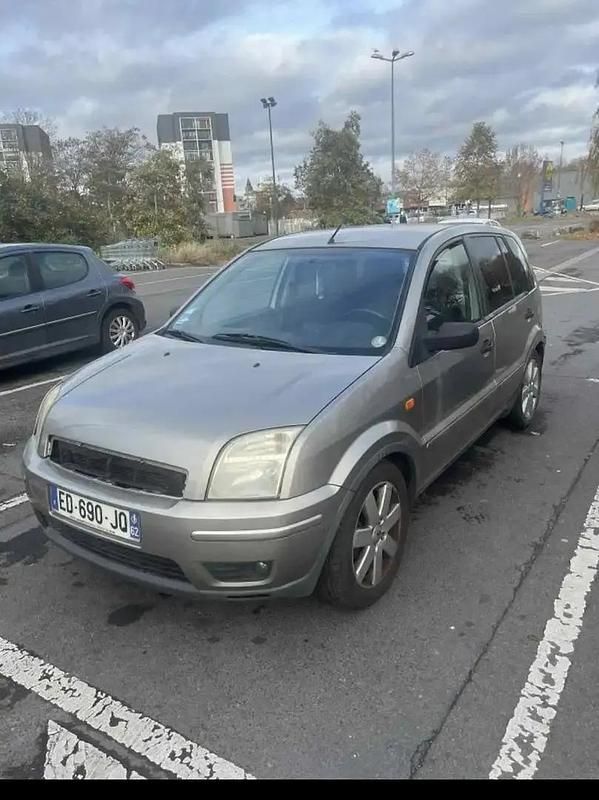 Utilisé 2005 Ford Galaxy Ambiente Monospace | 850 € - Image 1/4