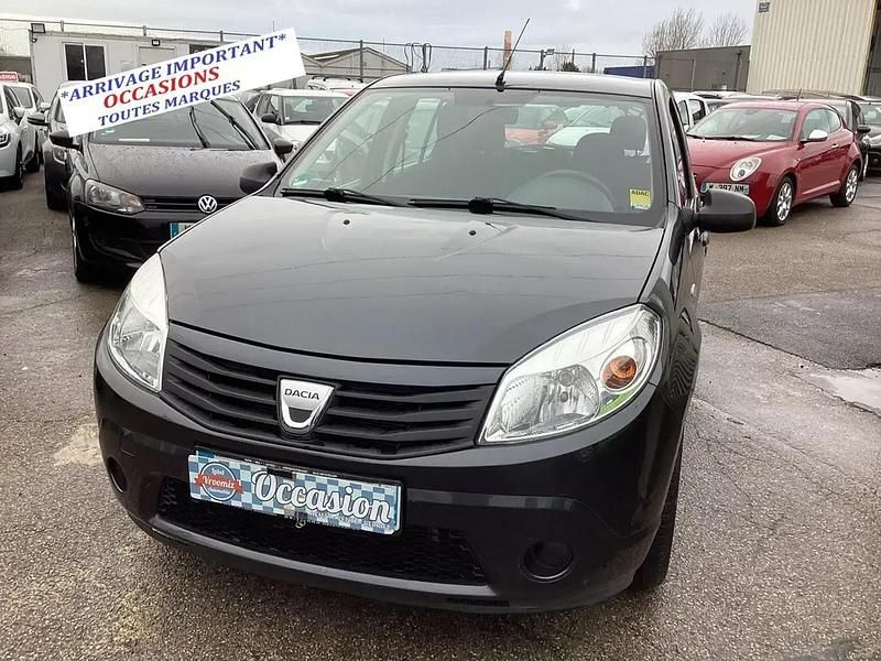 Noir Occasion 2010 Dacia Sandero SUV | 5 650 € - Image 1/4