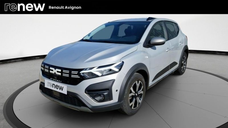 Gris Utilisé 2023 Dacia Sandero Expression Citadine | 17 899 € (Prix cher) - Image 1/4