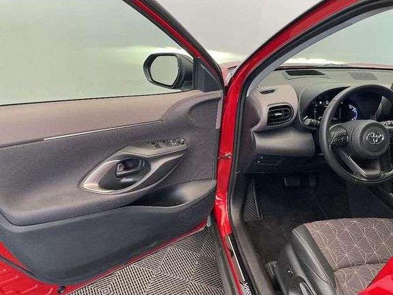 Utilisé 2023 Toyota Yaris Hybrid | 24 490 € (Prix juste) - Image 1/1