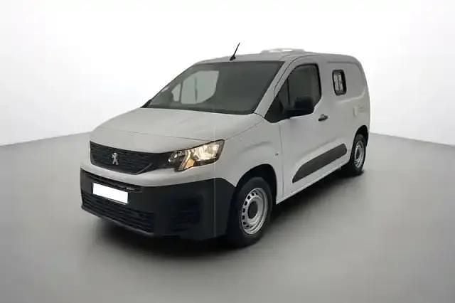 Blanc Utilisé 2022 Peugeot Partner S Van | 14 790 € - Image 1/4