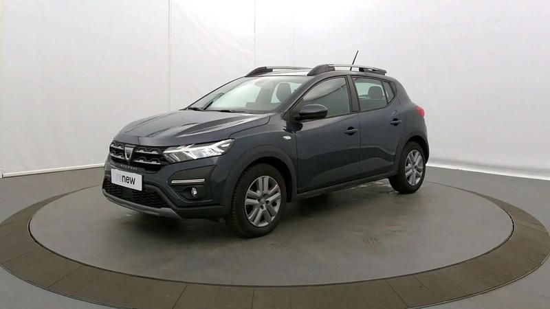 Gris Utilisé 2022 Dacia Sandero Comfort Citadine | 14 290 € (Prix juste) - Image 1/4