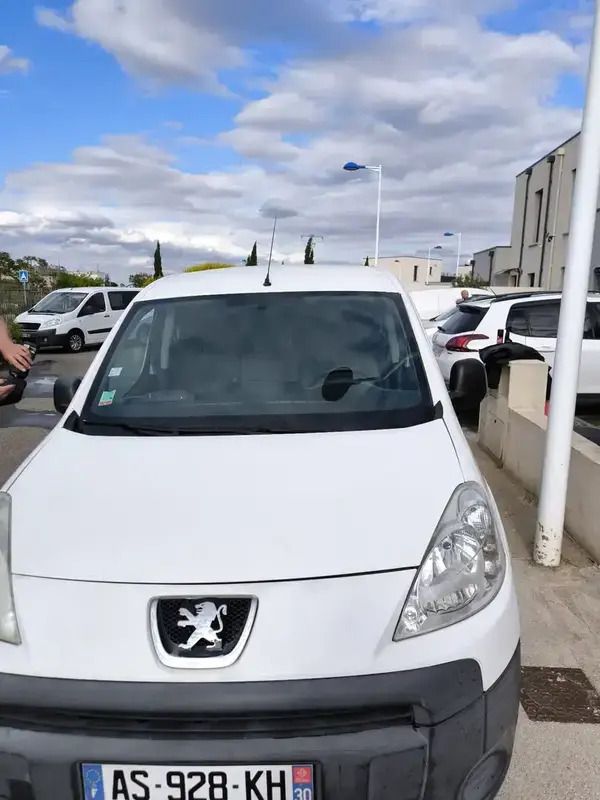 Utilisé 2010 Peugeot Partner Monospace | 5 000 € (Prix juste) - Image 1/4