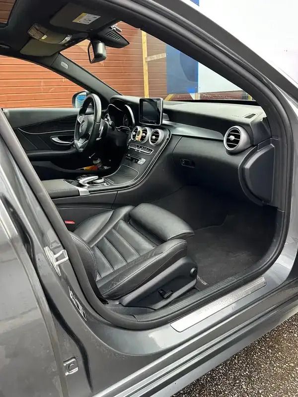 Utilisé 2017 Mercedes C350e AMG line Berline | 23 500 € - Image 1/4