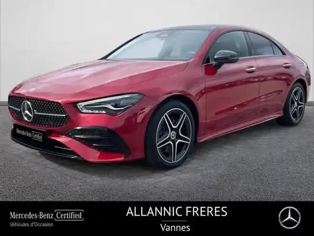 Rouge Utilisé 2024 Mercedes CLA220 AMG line Berline | 45 890 € (Prix assez cher) - Image 1/4