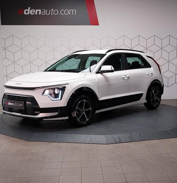 Blanc Nouvelle 2025 Kia Niro Active SUV | 31 900 € (Prix juste) - Image 1/4
