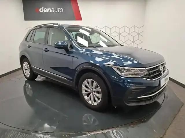 Bleu Occasion 2023 VW Tiguan Life SUV | 32 590 € (Bon prix) - Image 1/4