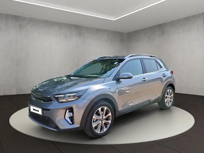 Gris Utilisé 2024 Kia Stonic Spirit SUV | 20 480 € (Bon prix) - Image 1/4