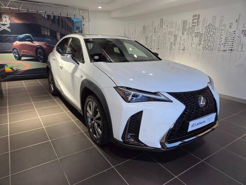 Utilisé 2019 Lexus UX 250h Executive Line SUV | 23 990 € (Prix juste) - Image 1/4