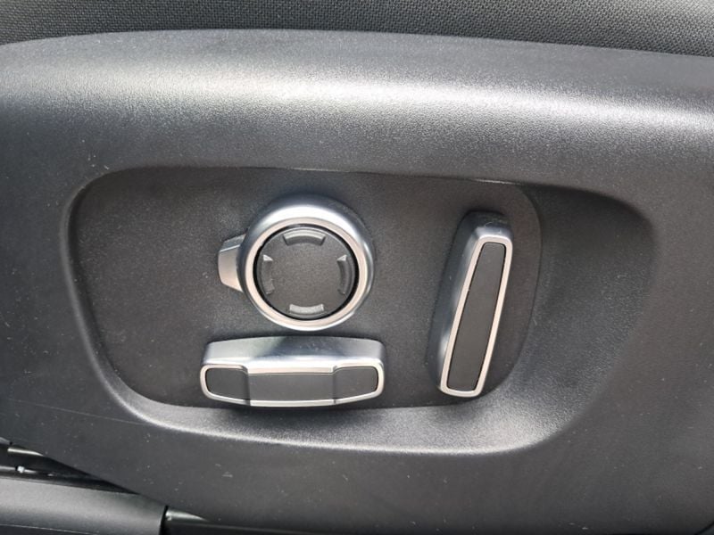 Image 4/4