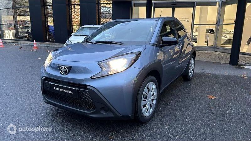 Gris célestine métallisé Utilisé 2024 Toyota Aygo Citadine | 16 590 € (Prix assez cher) - Image 1/4