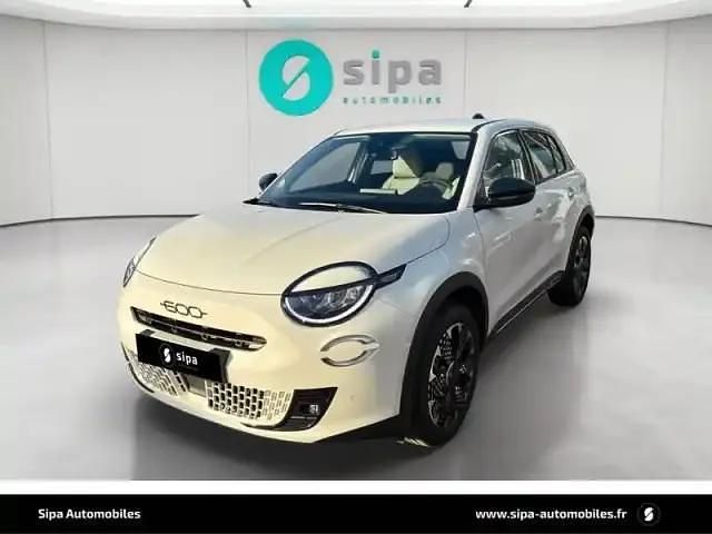 Ice white Nouvelle 2025 Fiat 600 Berline | 28 990 € (Prix juste) - Image 1/4