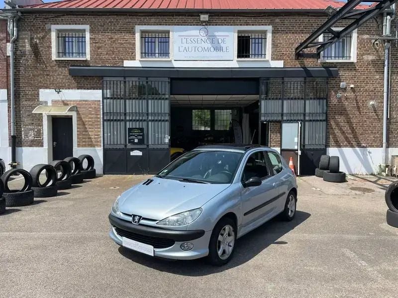 Gris Utilisé 2000 Peugeot 206 S16 Citadine | 12 900 € - Image 1/4
