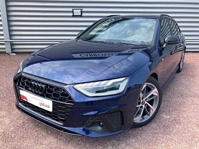 Bleu navarre métallisé Utilisé 2024 Audi A4 Competition Break | 42 990 € - Image 1/4