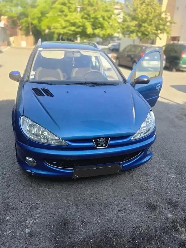 Utilisé 2006 Peugeot 206 Break | 2 300 € - Image 1/4