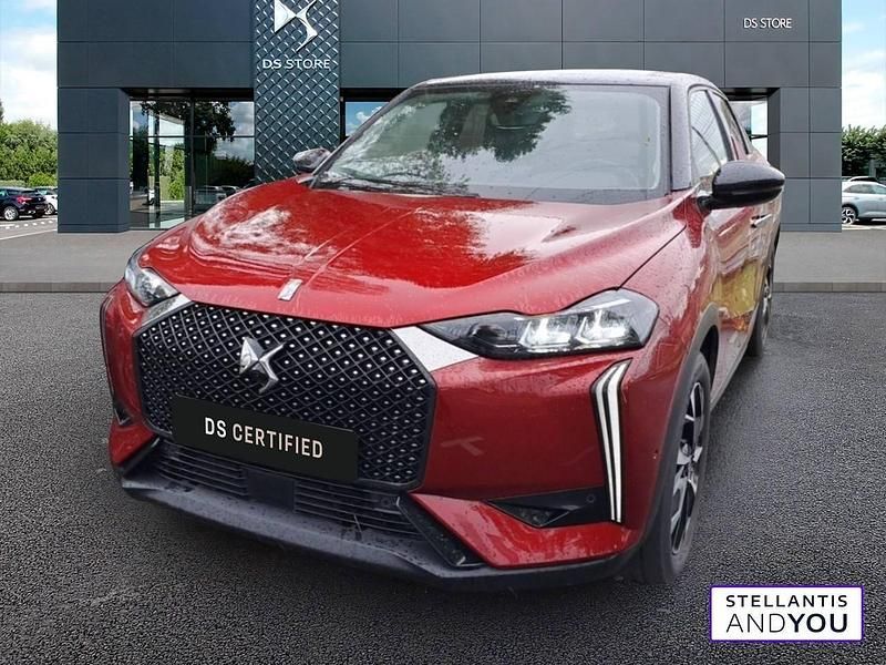 Rouge Utilisé 2023 DS Automobiles DS3 Crossback E-Tense Rivoli SUV | 22 990 € - Image 1/4