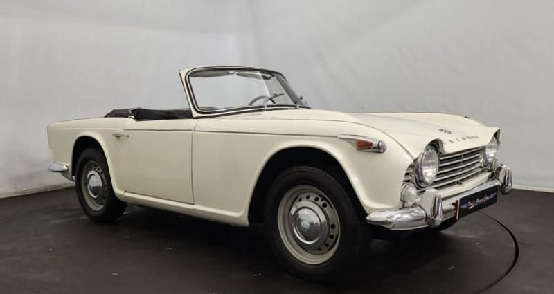 Occasion 1966 Triumph TR4 Cabriolet | 37 500 € - Image 1/4