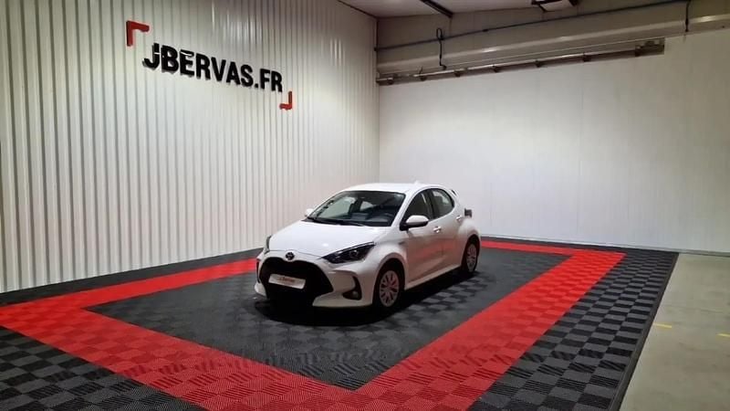 Blanc Occasion 2021 Toyota Yaris Business Edition Berline | 16 990 € (Prix assez cher) - Image 1/4