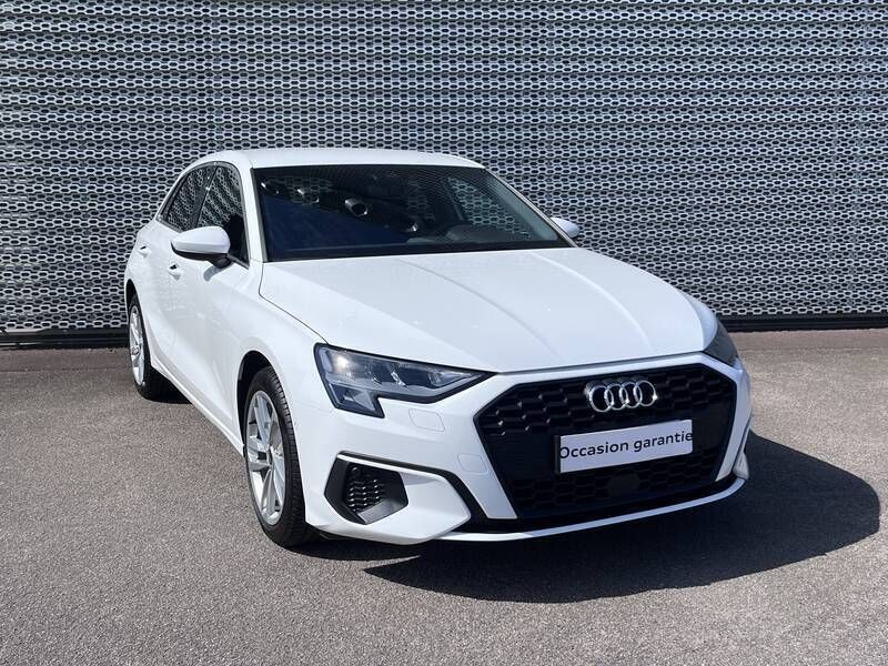 Blanc Utilisé 2024 Audi A3 Sportback Sport Berline | 29 900 € (Bon prix) - Image 1/3