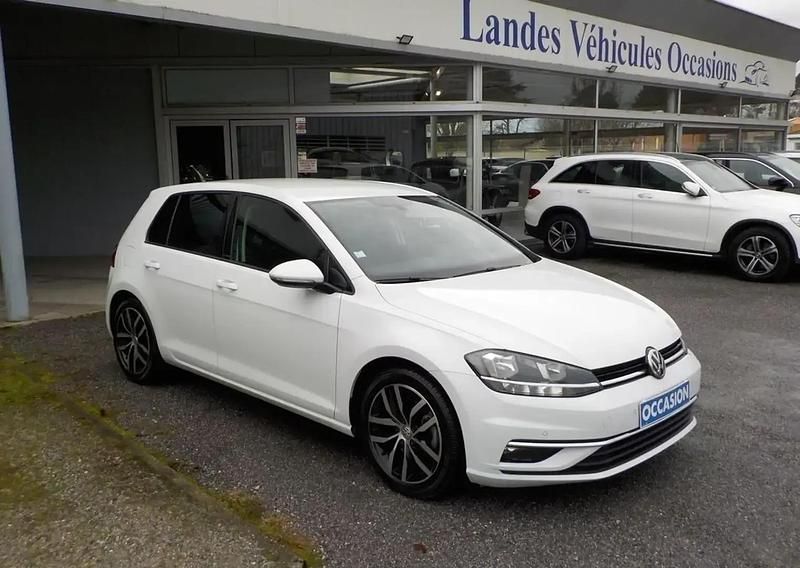 Blanc Occasion 2017 VW Golf Edition Berline | 15 490 € (Bon prix) - Image 1/4