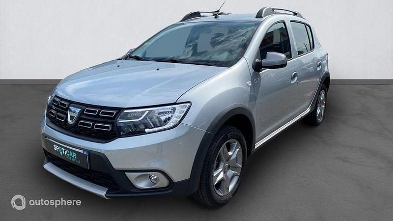 Gris Utilisé 2020 Dacia Sandero Stepway Citadine | 13 490 € (Prix juste) - Image 1/4