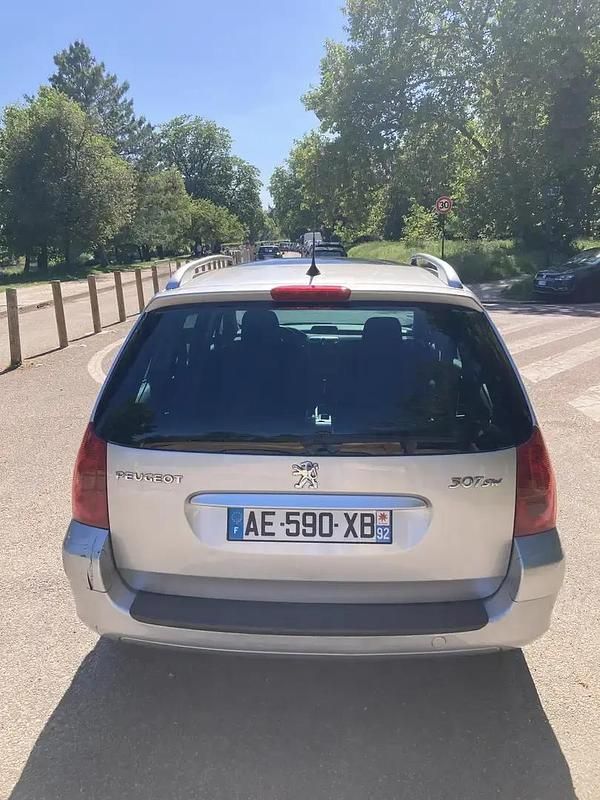 Image 2/4