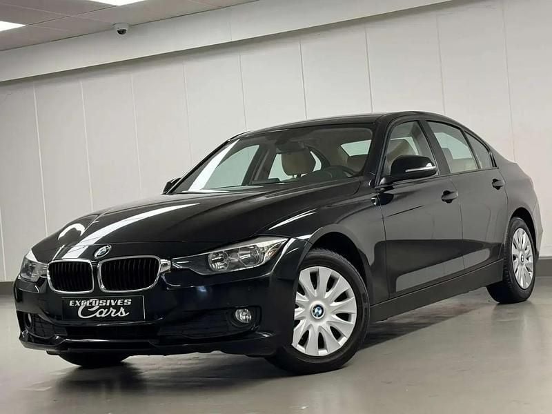 Noir Utilisé 2012 BMW 318 Berline | 7 900 € (Super prix) - Image 1/4