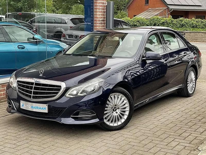 Bleu Utilisé 2013 Mercedes E300 Berline | 9 950 € - Image 1/4
