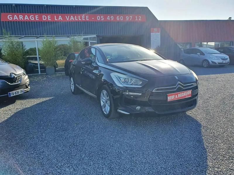 Noir Utilisé 2013 Citroën DS5 Sport Chic Citadine | 9 990 € - Image 1/4