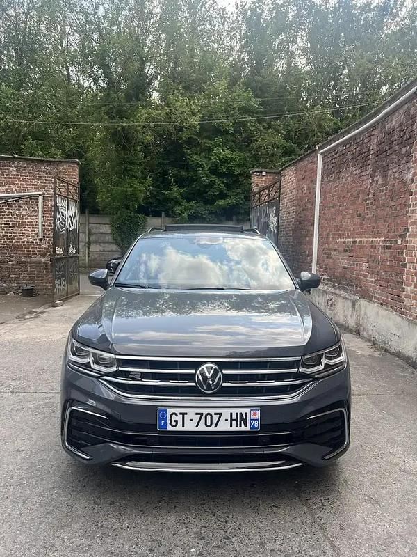 Gris Utilisé 2023 VW Tiguan R-line SUV | 35 900 € (Prix assez cher) - Image 1/4