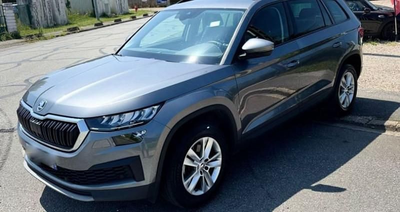 Gris Utilisé 2022 Skoda Kodiaq Business Line SUV | 25 990 € (Bon prix) - Image 1/4