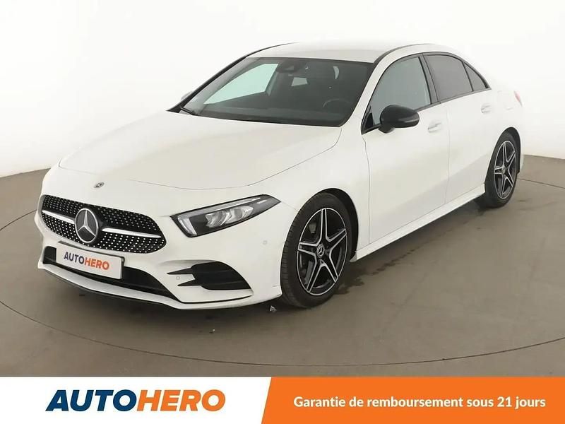 Blanc Utilisé 2019 Mercedes A200 AMG line Berline | 25 090 € (Prix juste) - Image 1/2