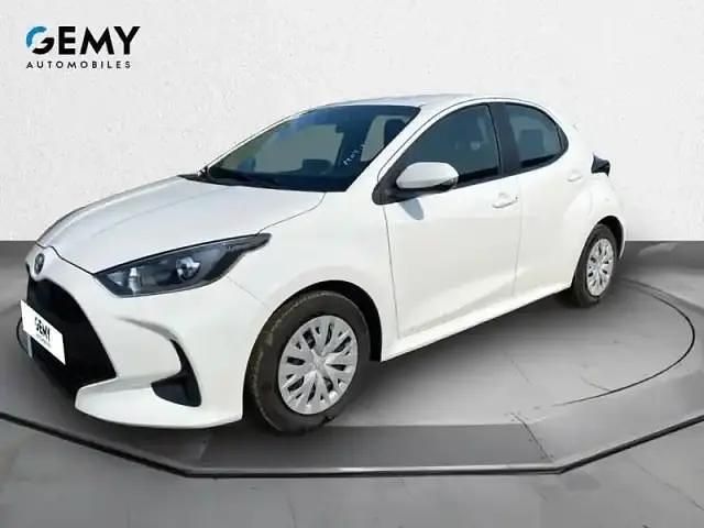 Blanc Utilisé 2023 Toyota Yaris Berline | 17 880 € - Image 1/4
