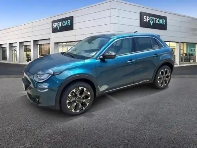 Nouvelle Fiat 600 2025 Bleu sea métallisé SUV