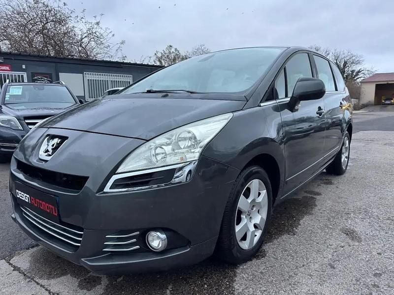 Gris Occasion 2010 Peugeot 5008 Premium Monospace | 4 990 € (Prix juste) - Image 1/4