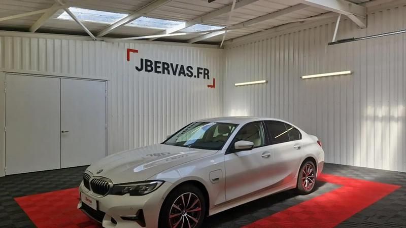 Blanc Utilisé 2021 BMW 330 Luxury Line Berline | 28 990 € (Prix juste) - Image 1/4