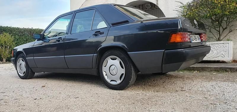 Occasion Mercedes 190 122 ch (89 kW) 1991 Noir Berline