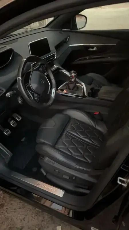 Image 2/4