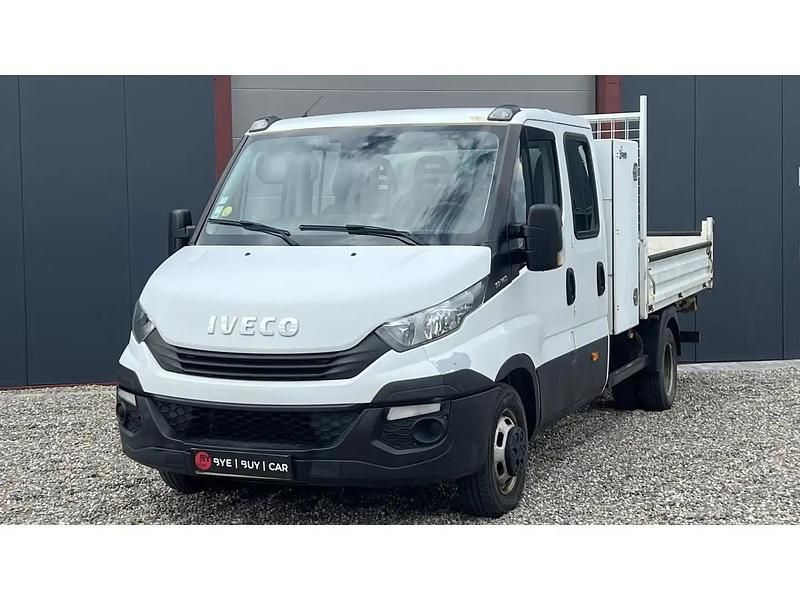 Blanc Utilisé 2017 Iveco Daily Van | 23 990 € - Image 1/4