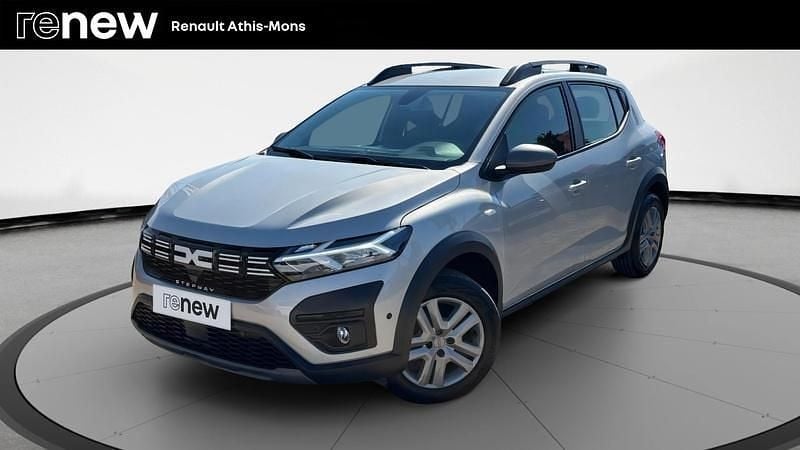 Gris Utilisé 2023 Dacia Sandero Expression Citadine | 14 490 € (Prix juste) - Image 1/4