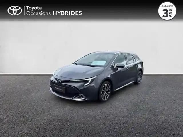 Gris atlas métallisé Utilisé 2024 Toyota Corolla Design Break | 28 480 € (Prix juste) - Image 1/4