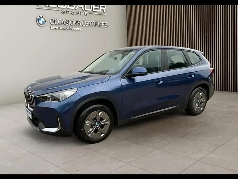 Bleu Occasion 2025 BMW iX1 SUV | 37 990 € (Prix juste) - Image 1/4