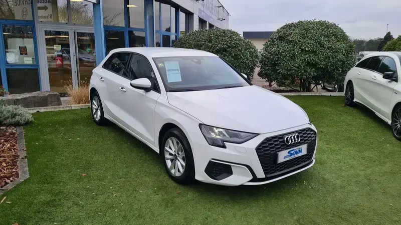 Blanc Utilisé 2023 Audi A3 Design Berline | 29 670 € (Bon prix) - Image 1/4
