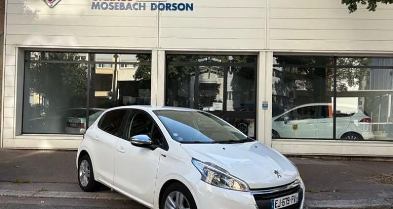 Blanc Utilisé 2017 Peugeot 208 Style Citadine | 6 490 € (Bon prix) - Image 1/4