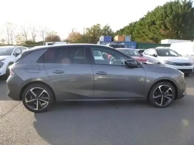 Occasion Opel Astra 2024 Gris vulkan métallisé Berline