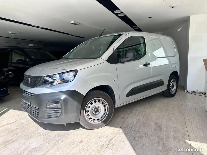 Gris Occasion 2024 Peugeot Partner Van | 15 990 € (Bon prix) - Image 1/4