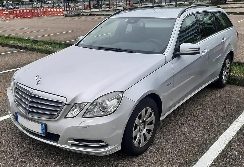 Argent Utilisé 2012 Mercedes E220 Classic Break | 10 550 € (Super prix) - Image 1/4